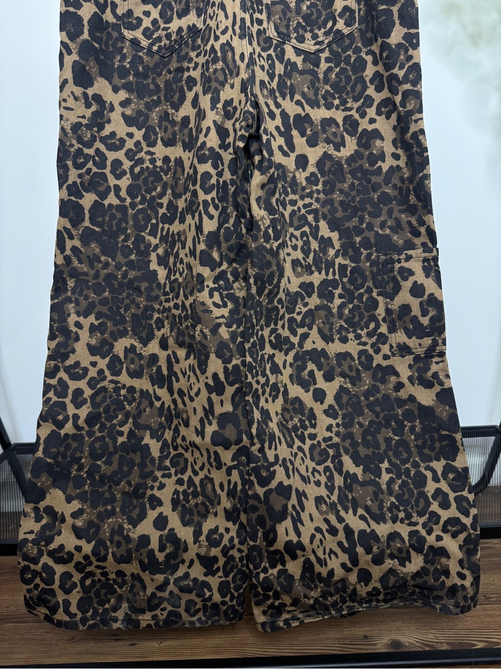 Cider Denim Leopard Wide Leg Oversized Overalls Jumpsuit size L Large Viral - Picture 7 of 12